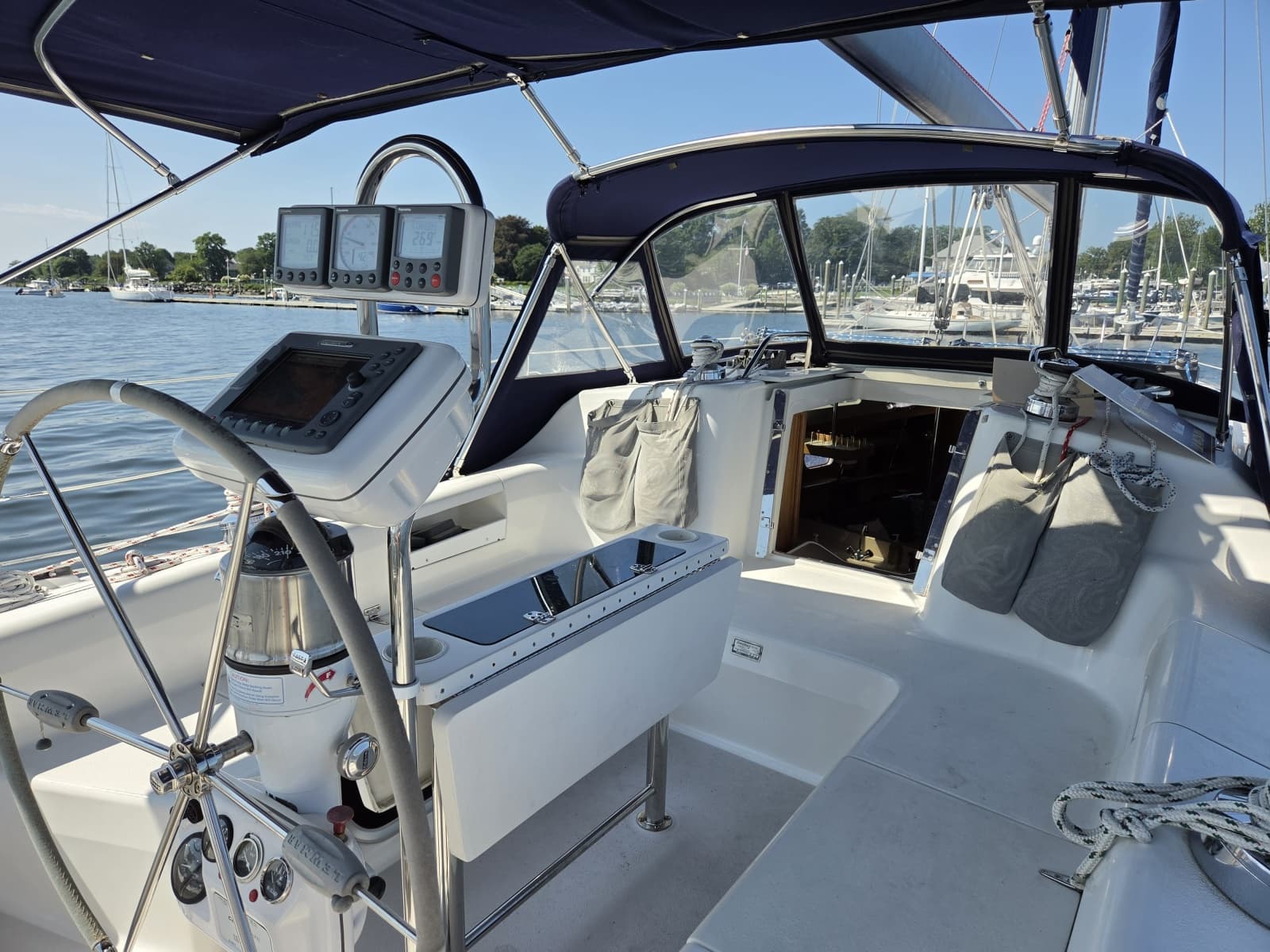 2002 Catalina 390 - Photo 26