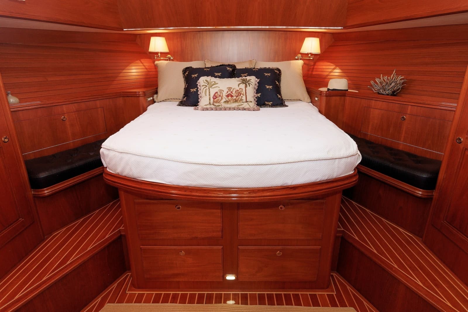 2008 Alden 52 Salon Express - Photo 19