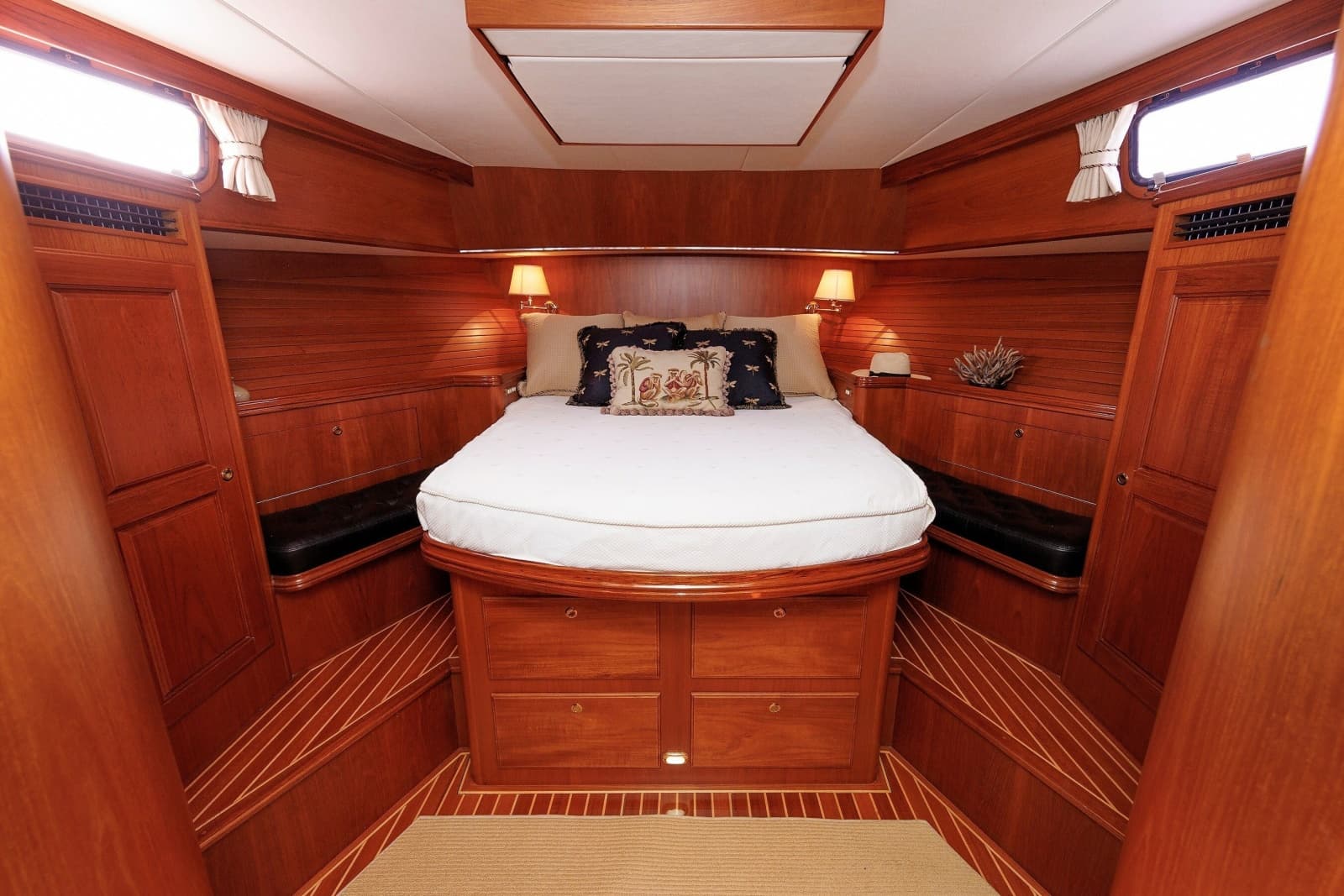 2008 Alden 52 Salon Express - Photo 20