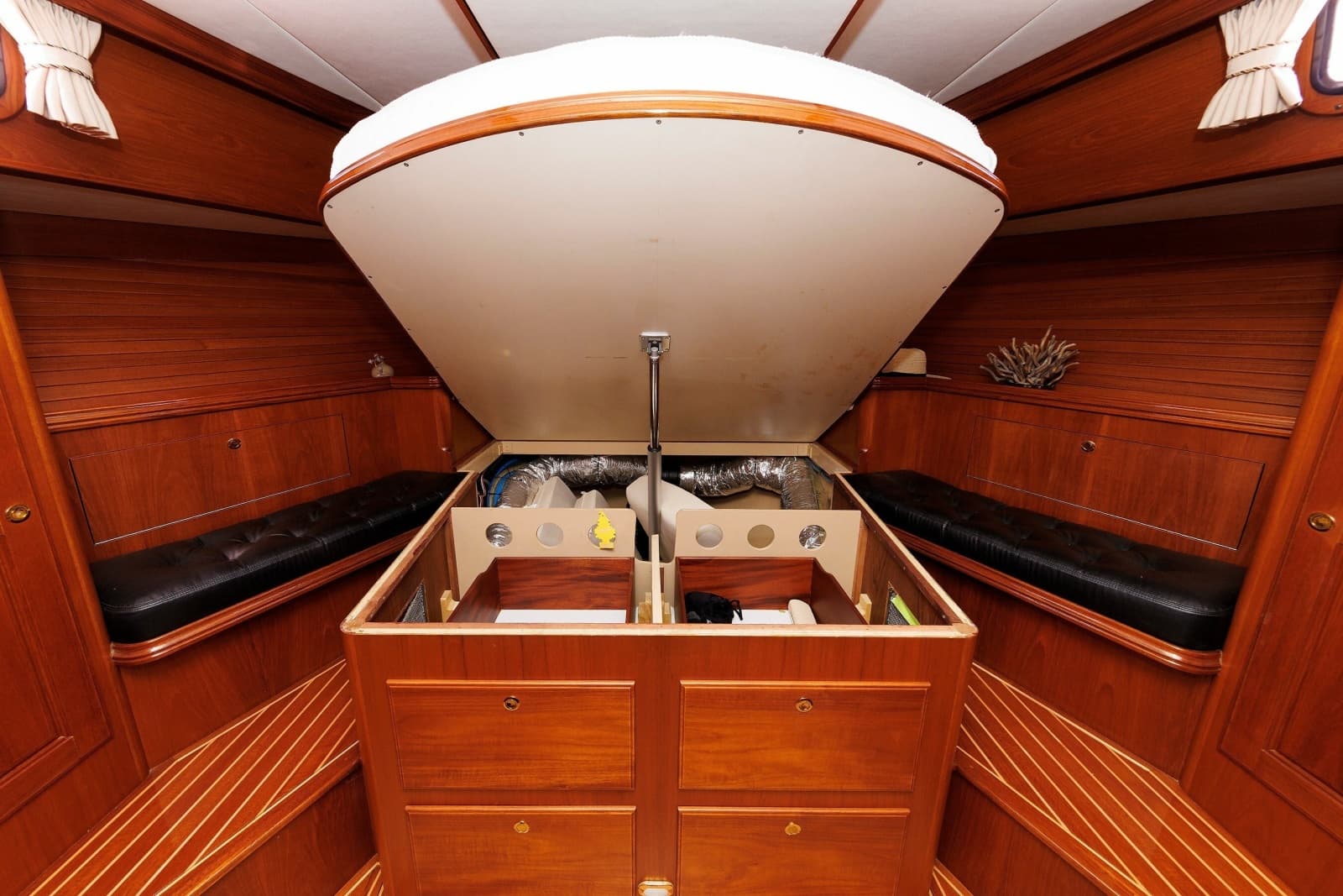 2008 Alden 52 Salon Express - Photo 56