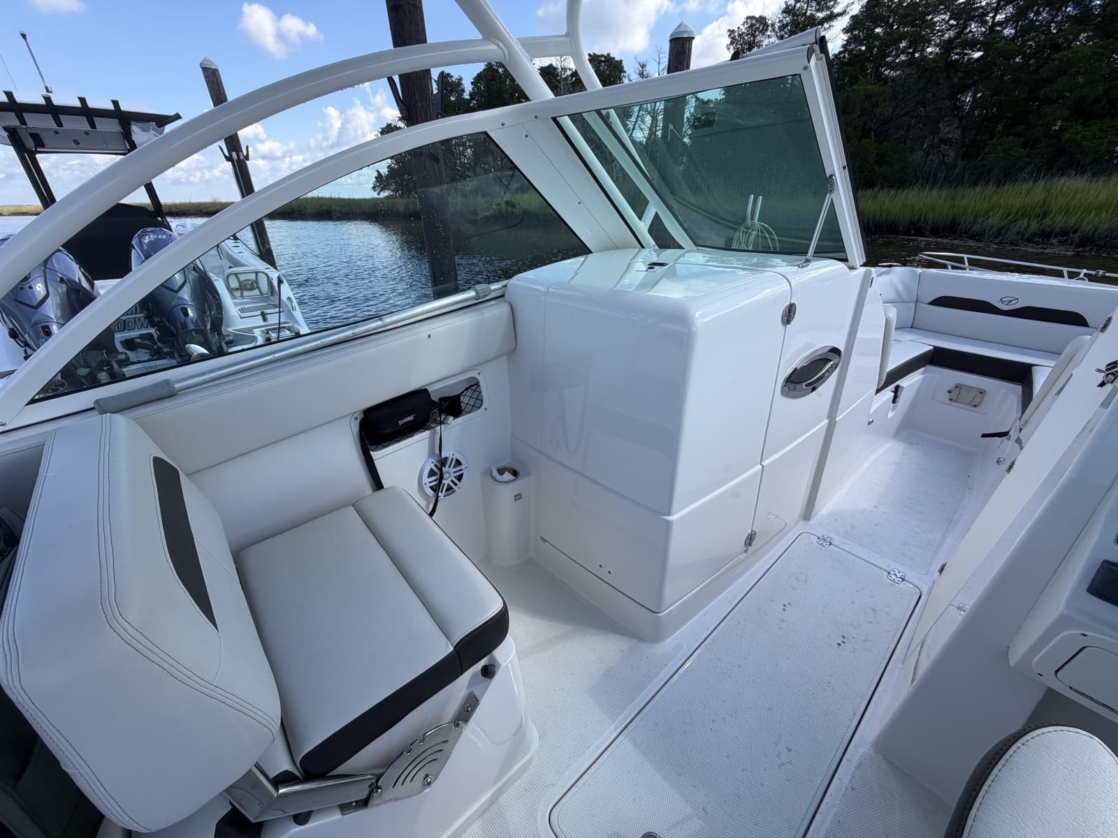 2023 Sailfish 245 DC - Photo 29