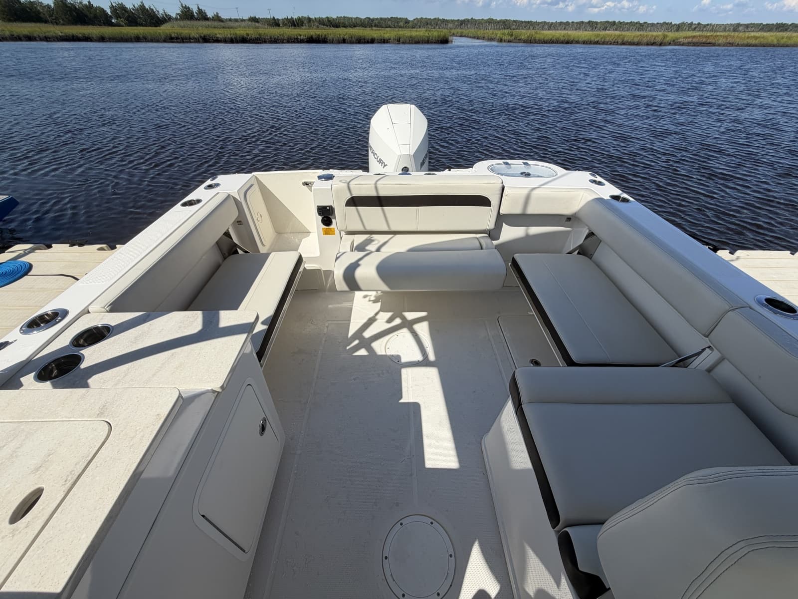 2023 Sailfish 245 DC - Photo 16