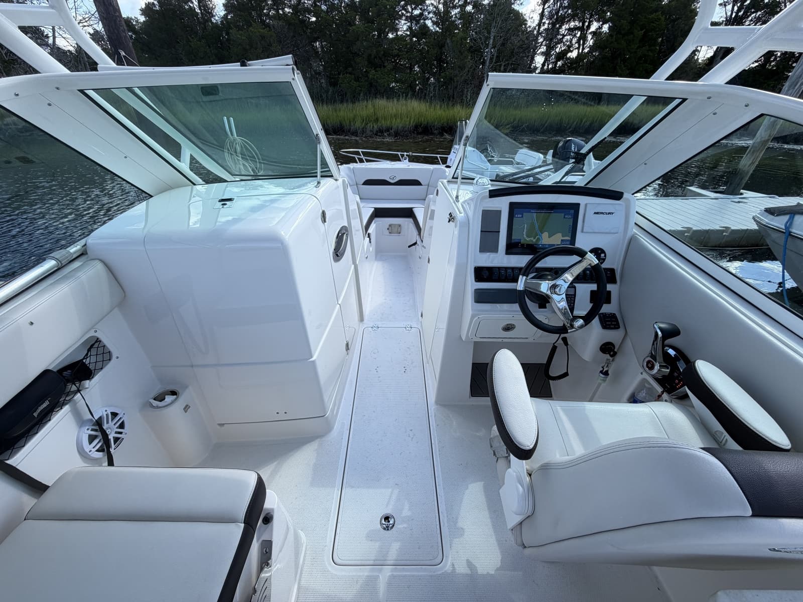2023 Sailfish 245 DC - Photo 20