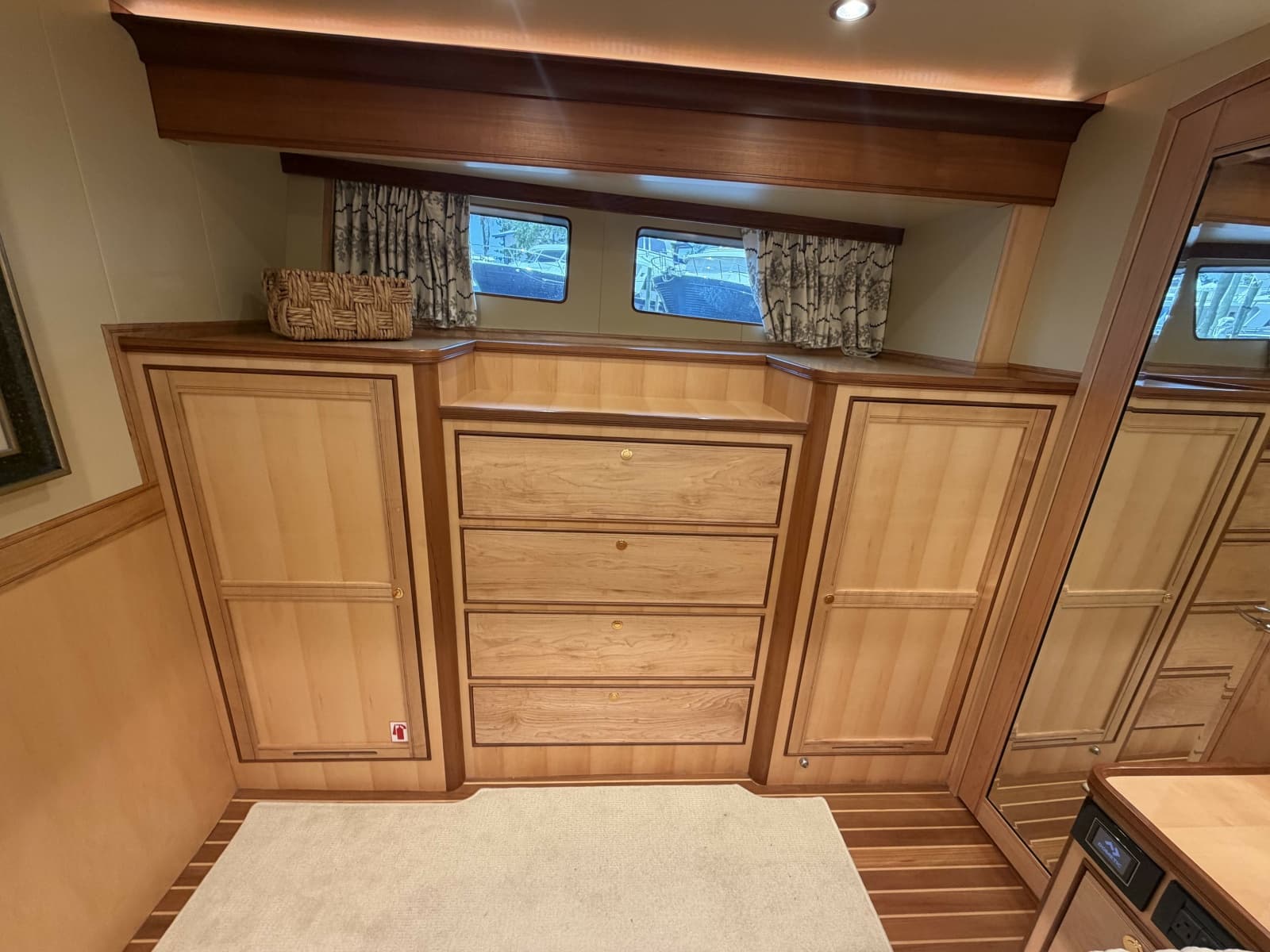 2021 Marlow Explorer 62E - Photo 37