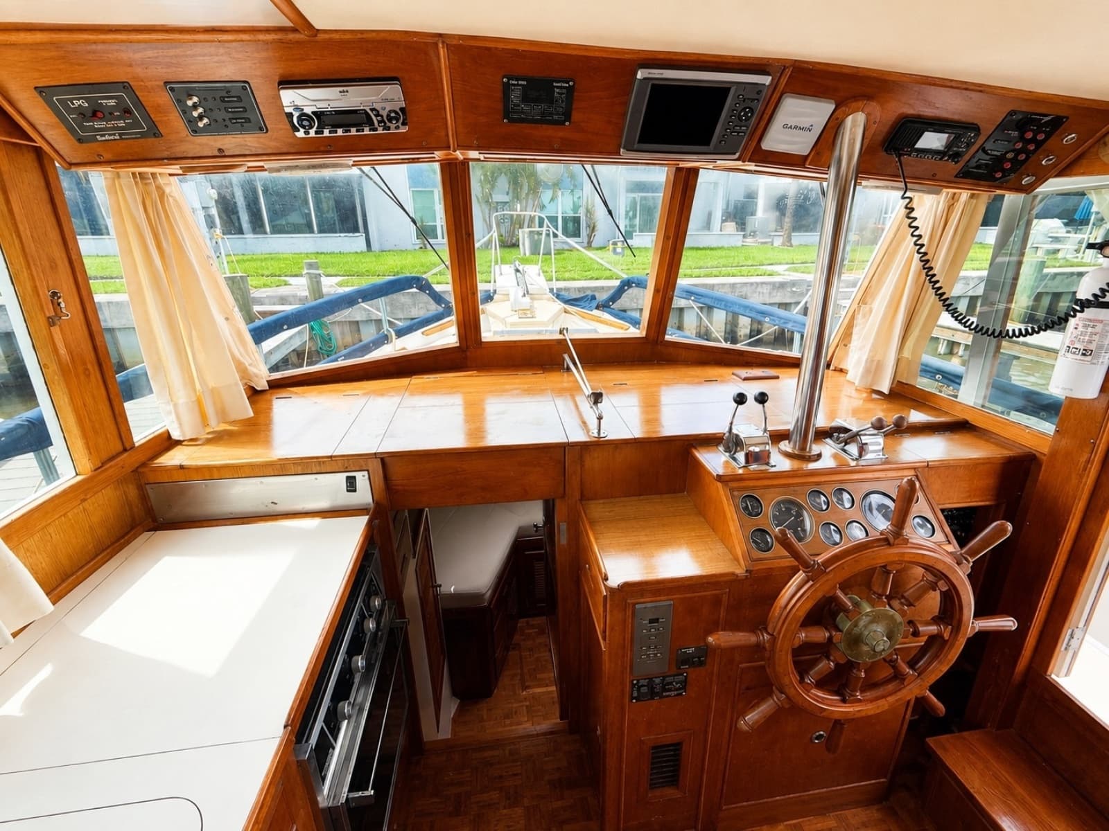 1985 Grand Banks 36 Classic - Photo 3