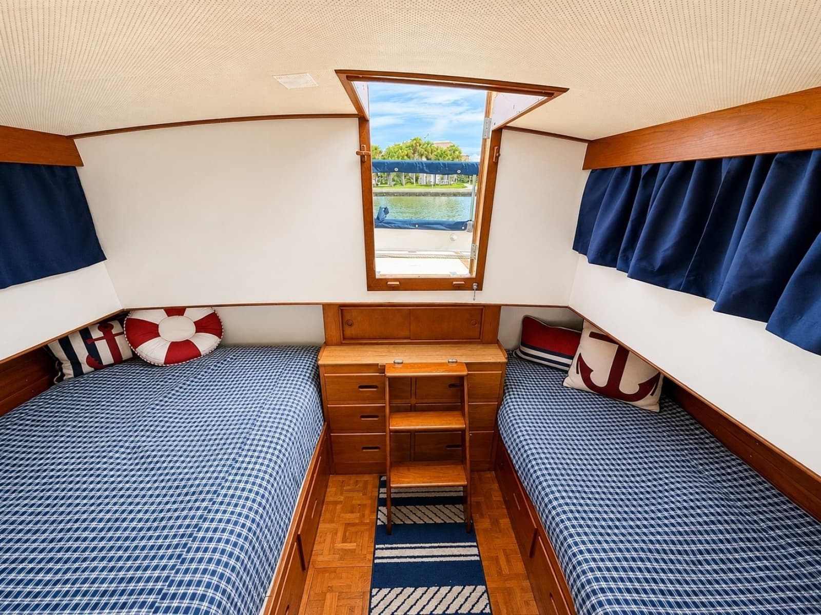 1985 Grand Banks 36 Classic - Photo 13