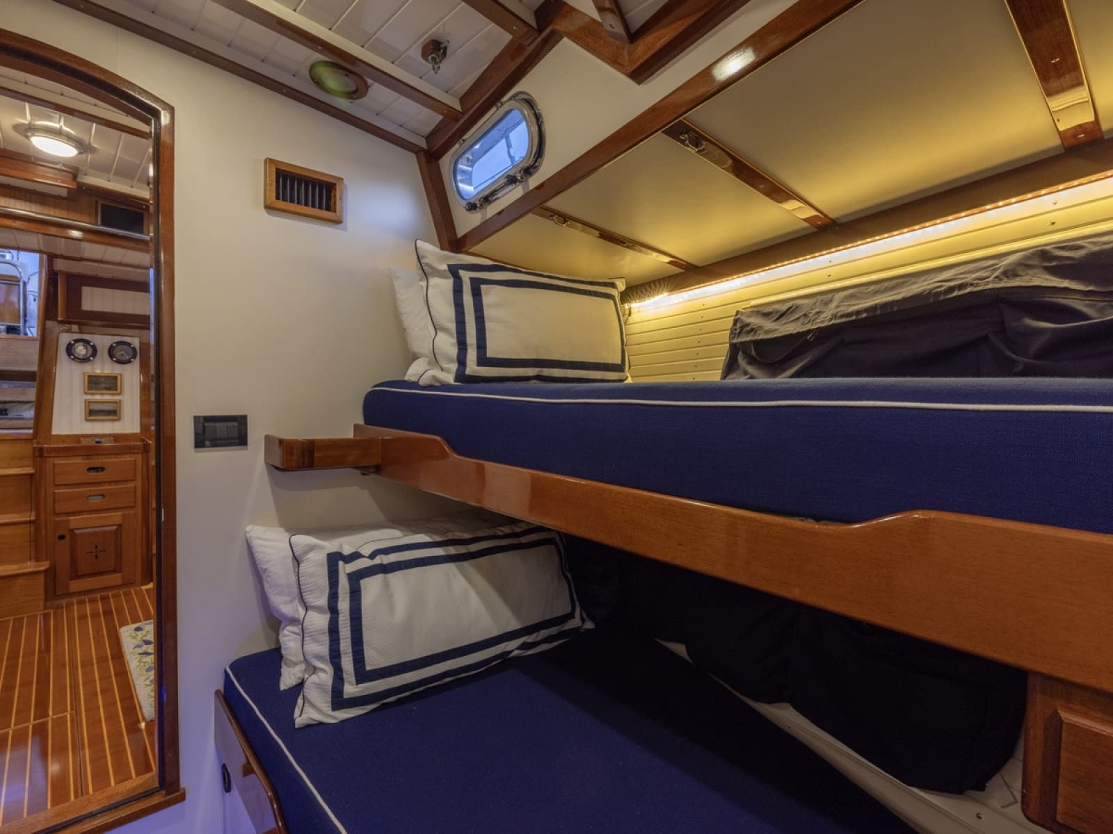 2001 Lyman-Morse Fontaine Custom 63 Pilothouse Sloop - Photo 20