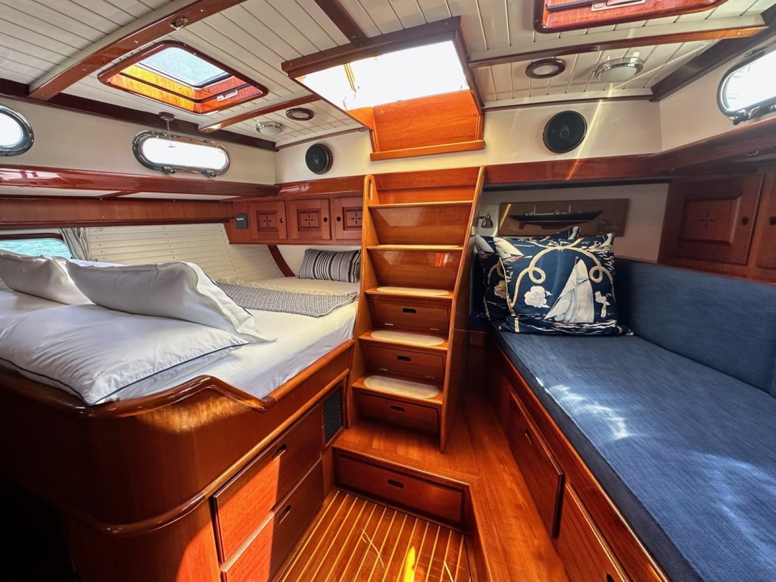2001 Lyman-Morse Fontaine Custom 63 Pilothouse Sloop - Photo 16