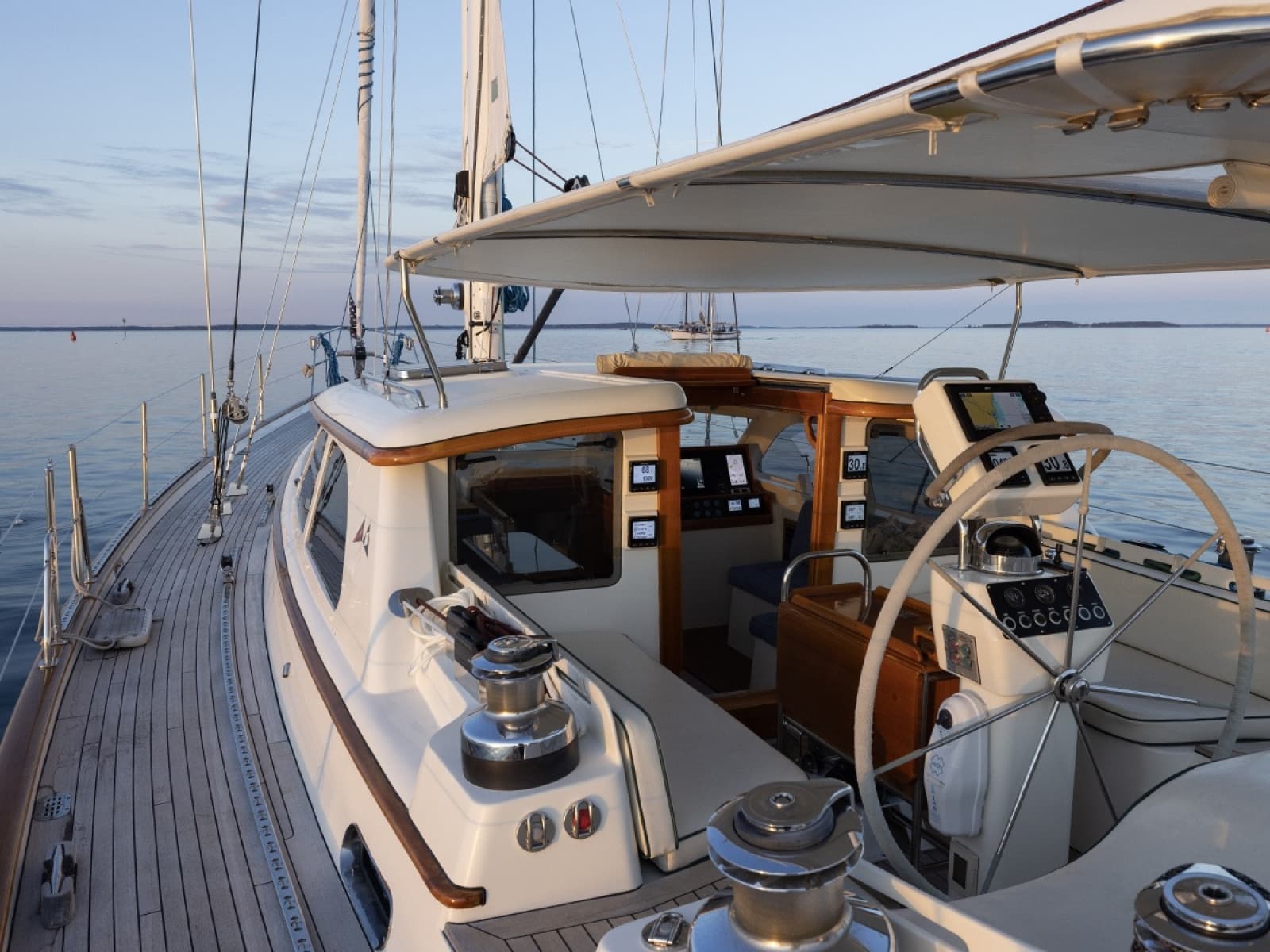 2001 Lyman-Morse Fontaine Custom 63 Pilothouse Sloop - Photo 7