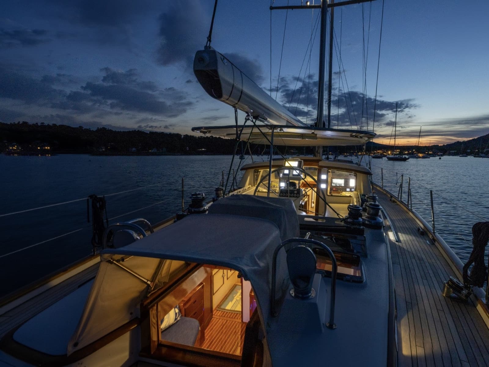 2001 Lyman-Morse Fontaine Custom 63 Pilothouse Sloop - Photo 5