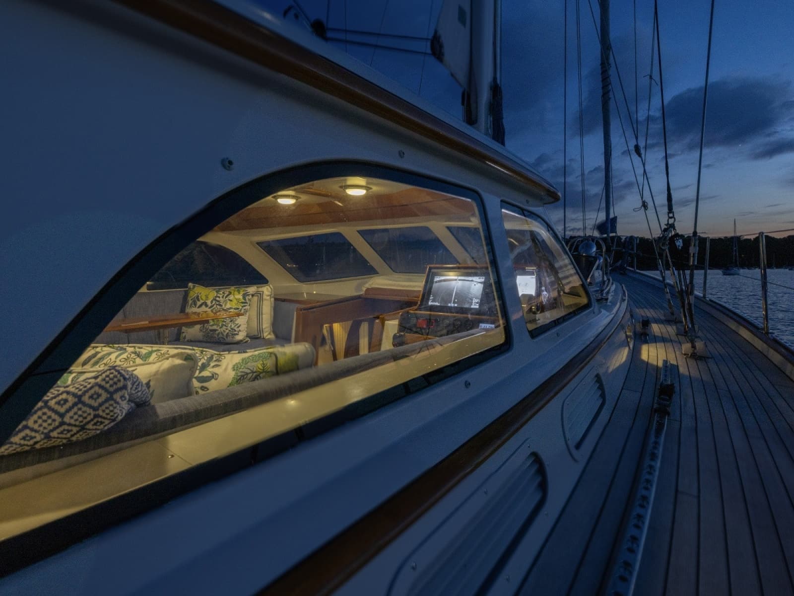 2001 Lyman-Morse Fontaine Custom 63 Pilothouse Sloop - Photo 8