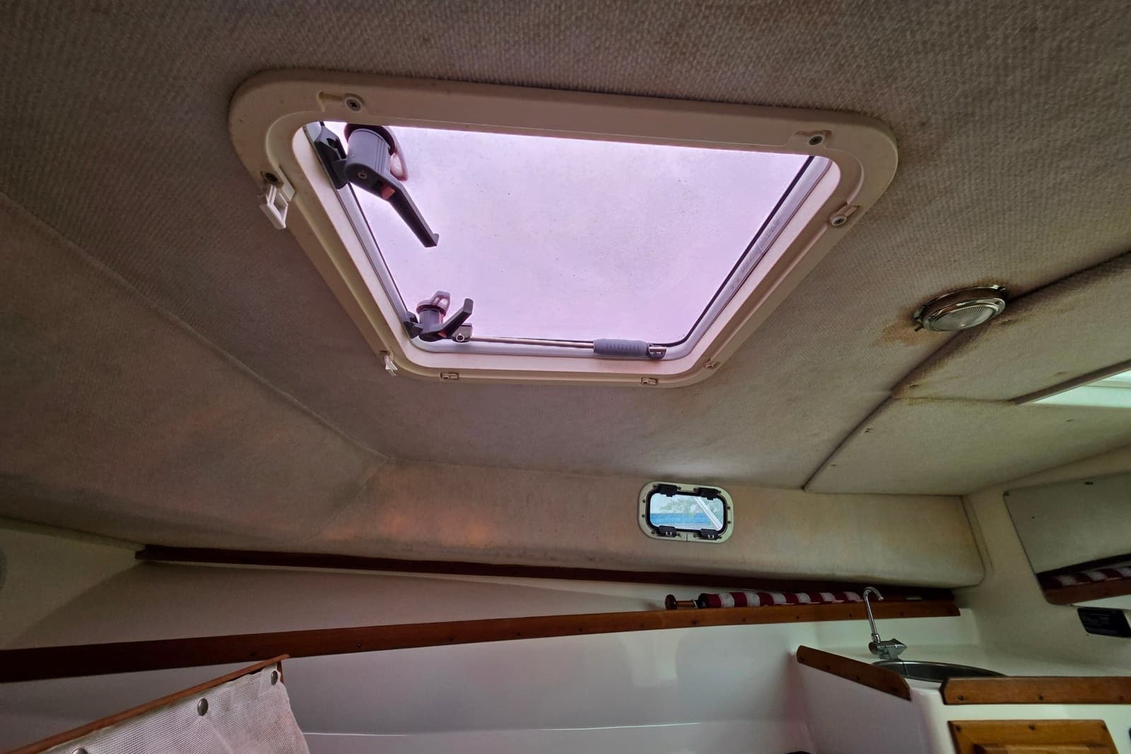 2004 Hunt Yachts Surfhunter 25 - Photo 25