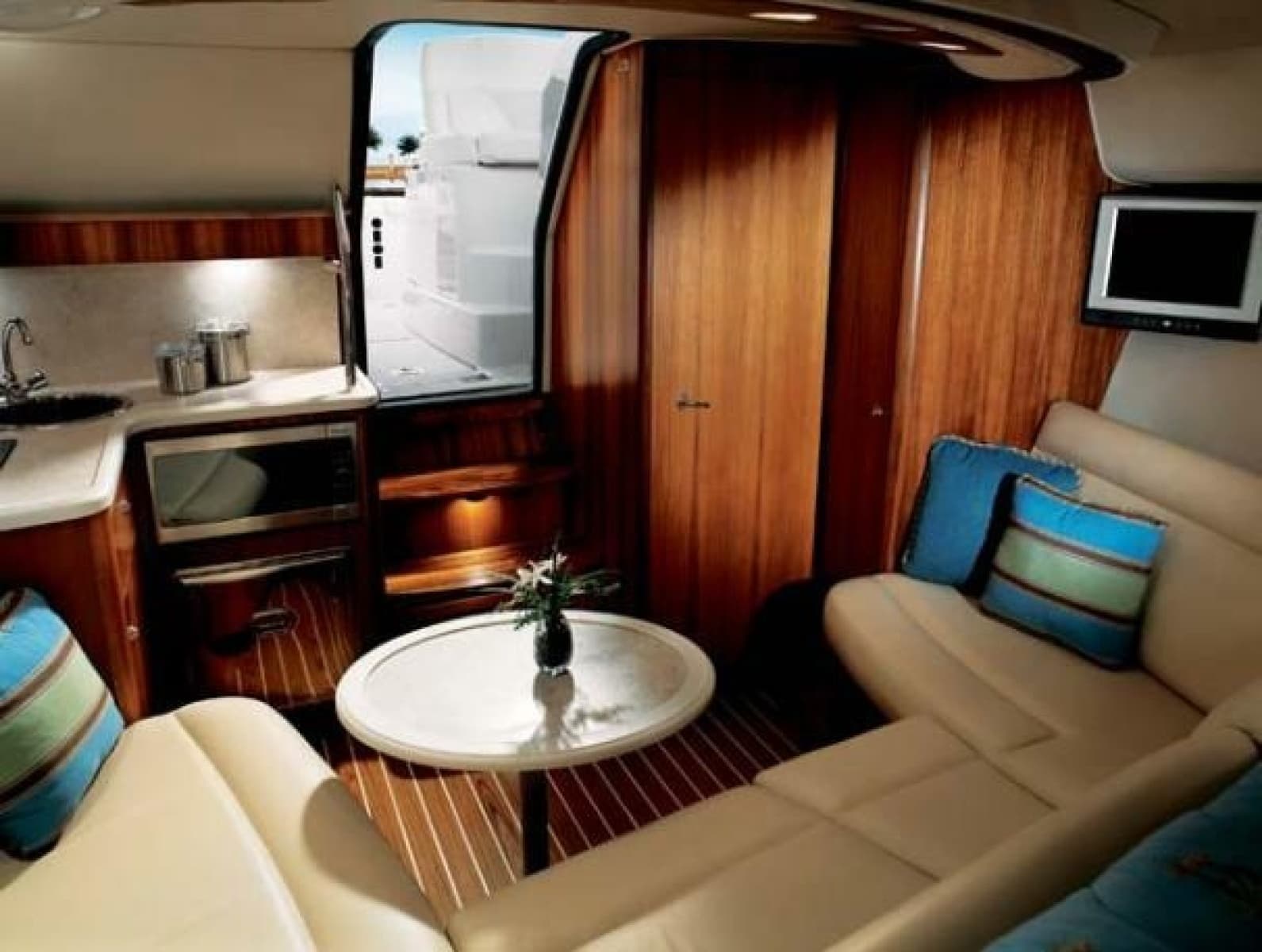 2008 Tiara Yachts 3000 - Photo 22