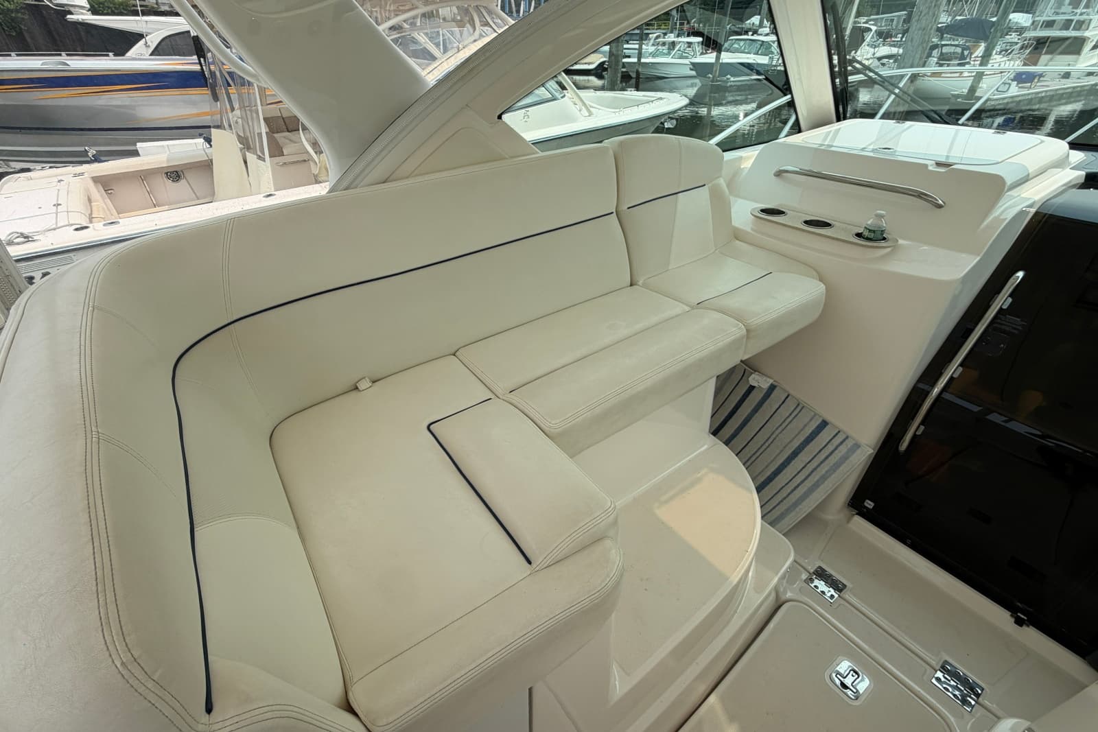 2008 Tiara Yachts 3000 - Photo 5