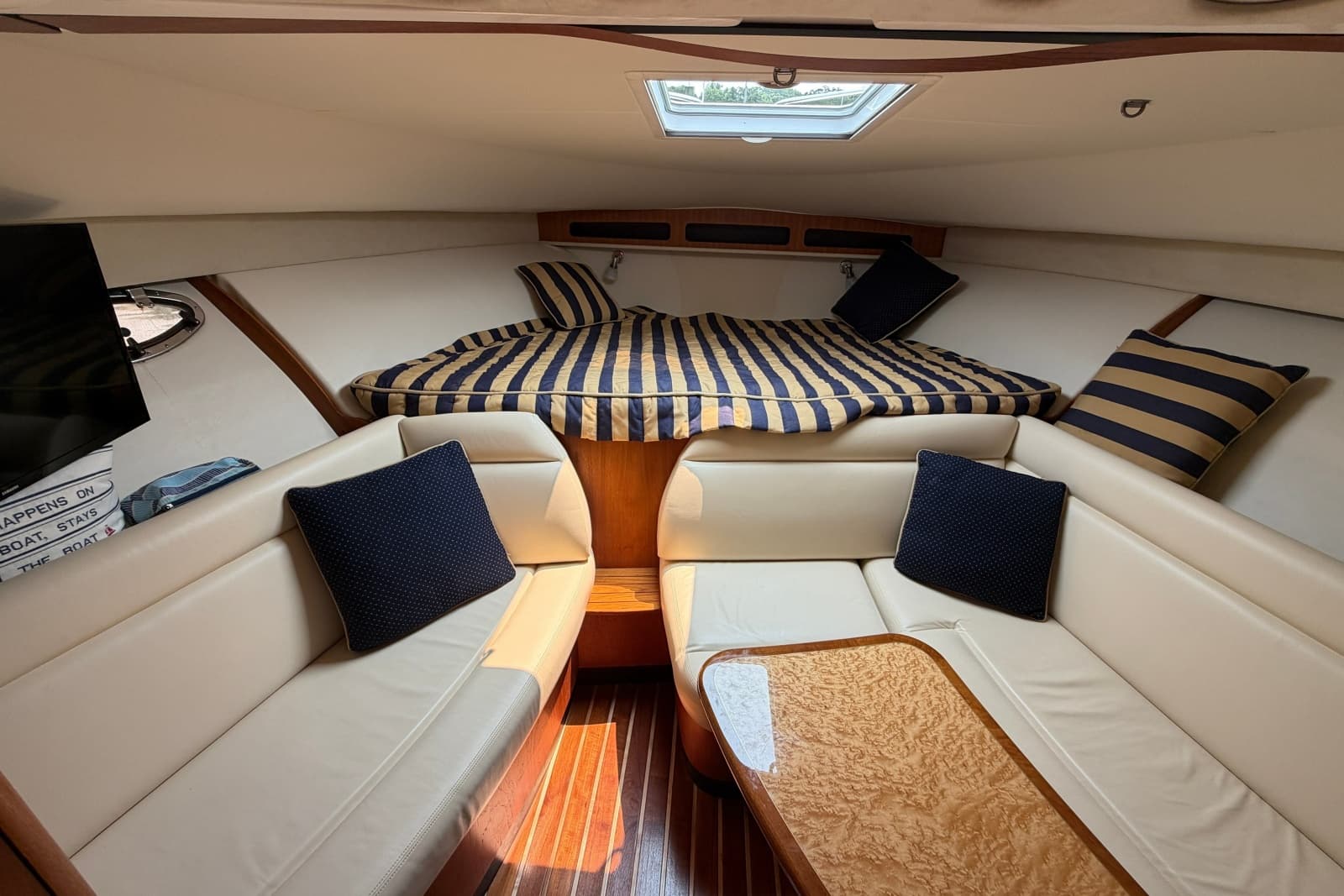 2008 Tiara Yachts 3000 - Photo 17