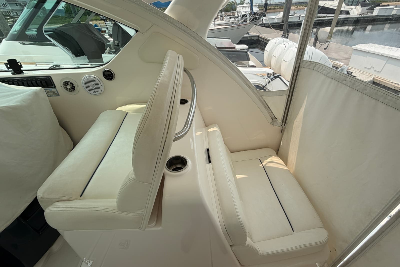 2008 Tiara Yachts 3000 - Photo 6