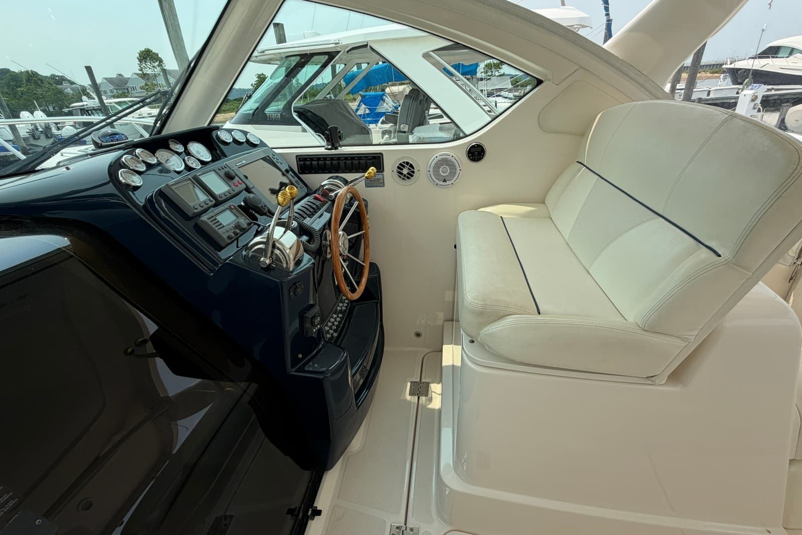 2008 Tiara Yachts 3000 - Photo 8