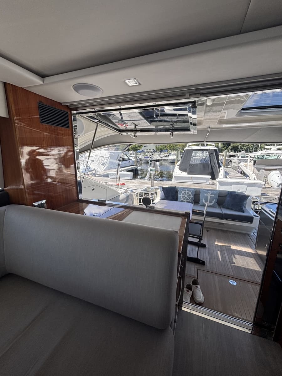 2020 Riviera 4800 Sport Yacht - Photo 21