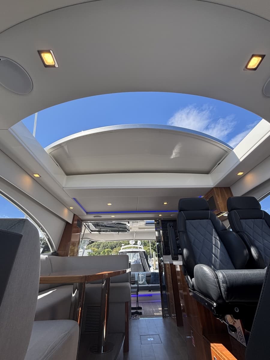 2020 Riviera 4800 Sport Yacht - Photo 16