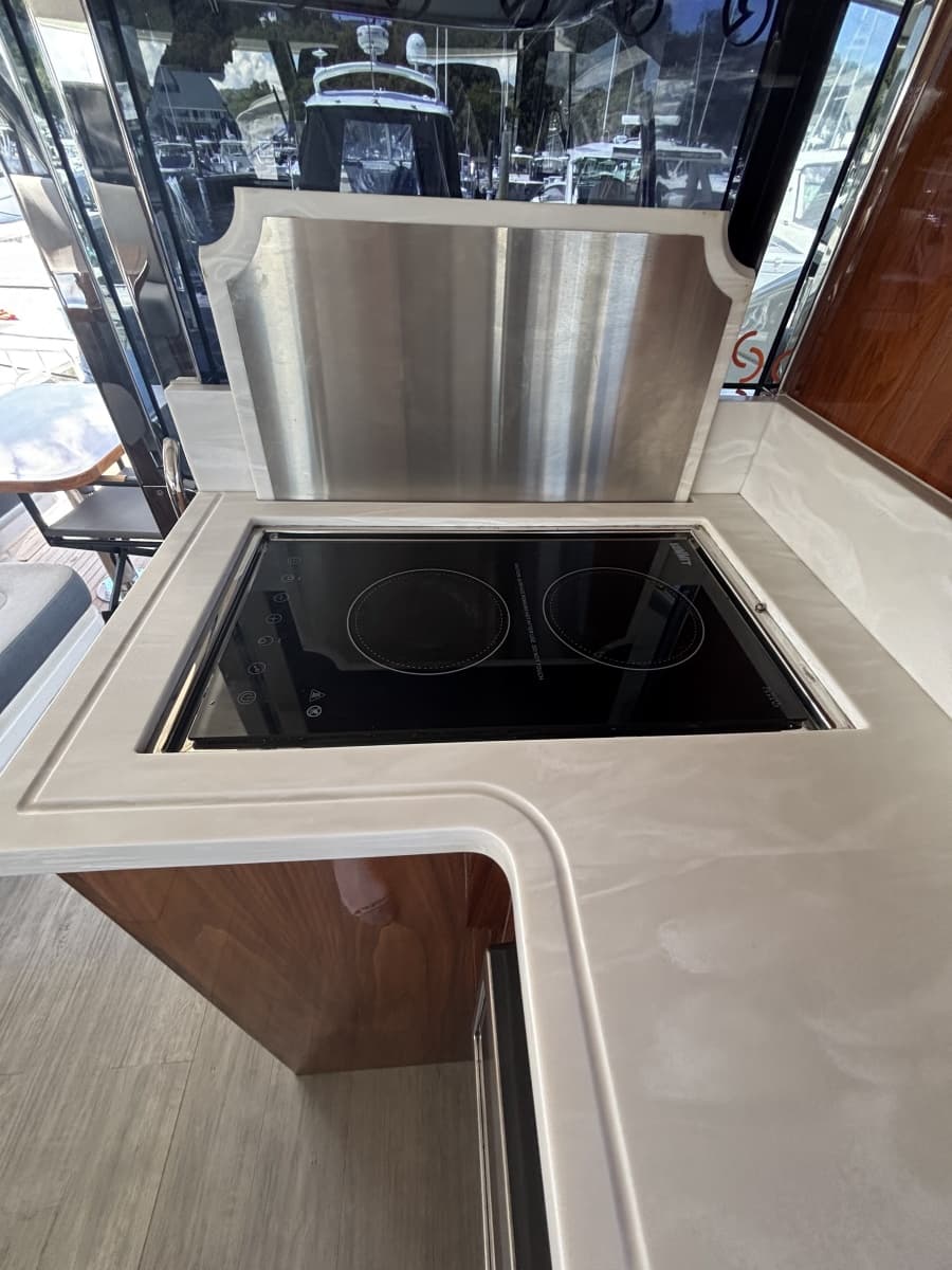 2020 Riviera 4800 Sport Yacht - Photo 26