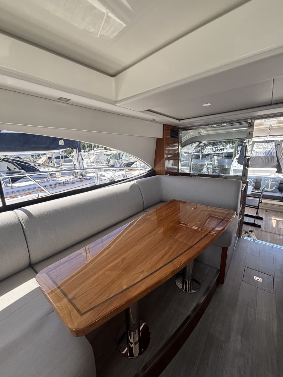 2020 Riviera 4800 Sport Yacht - Photo 30