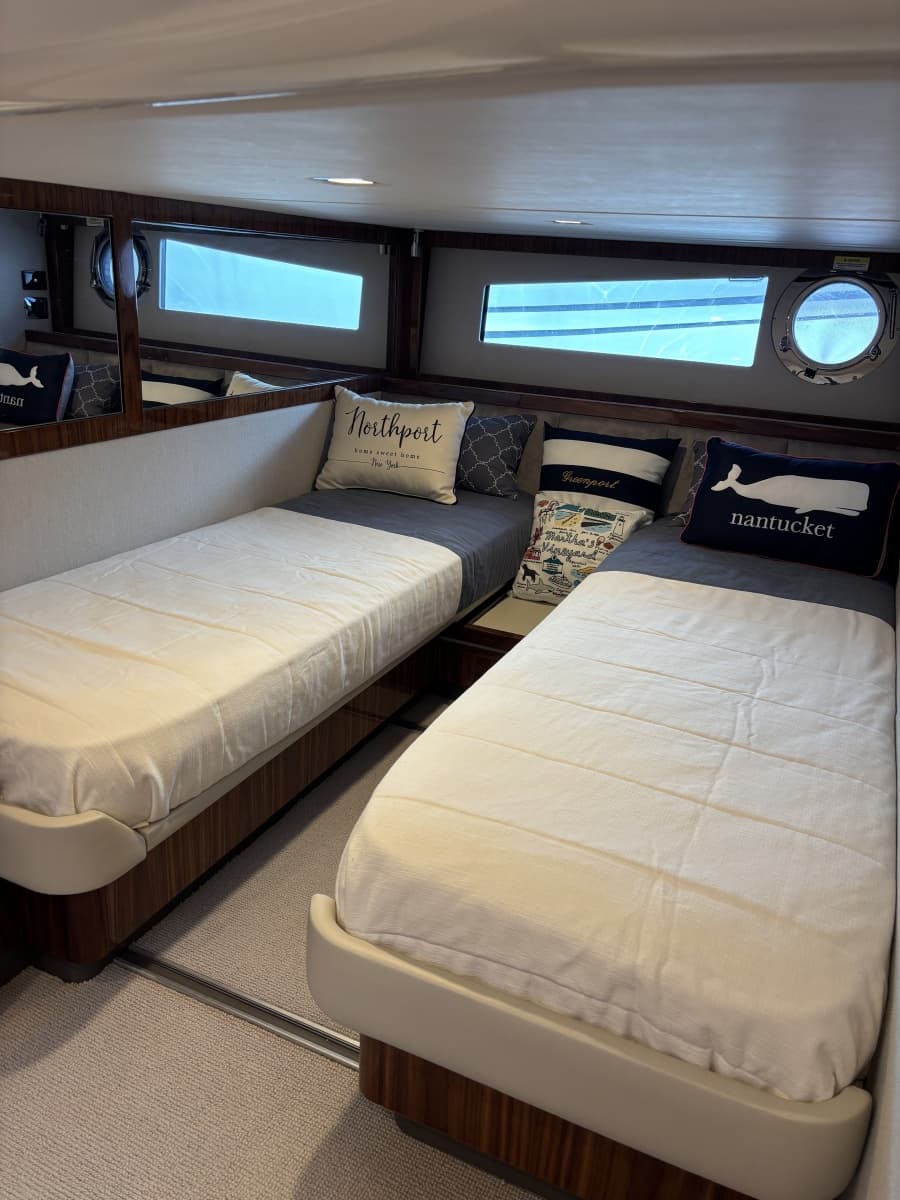 2020 Riviera 4800 Sport Yacht - Photo 39