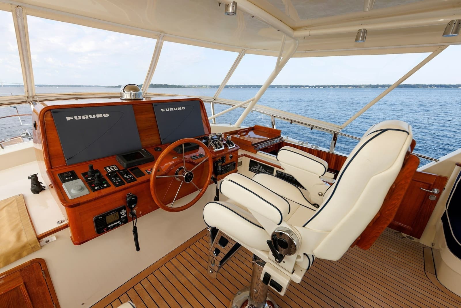 2016 Hunt Yachts 72 Flybridge - Photo 59