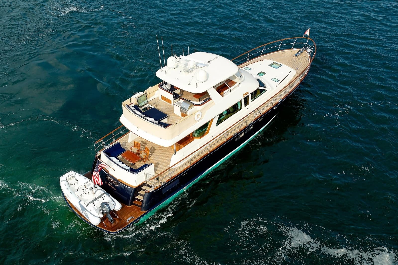 2016 Hunt Yachts 72 Flybridge - Photo 11