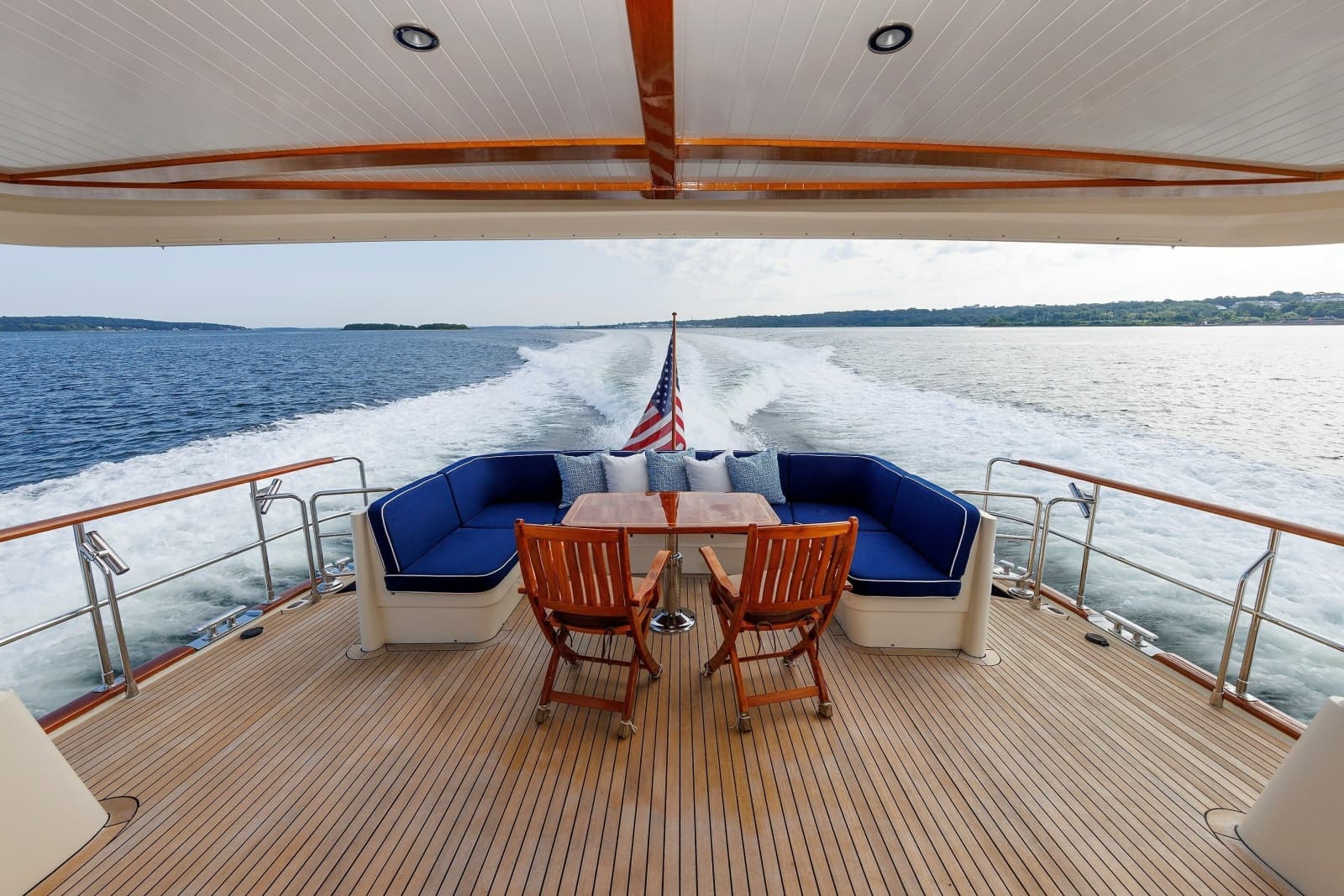 2016 Hunt Yachts 72 Flybridge - Photo 42