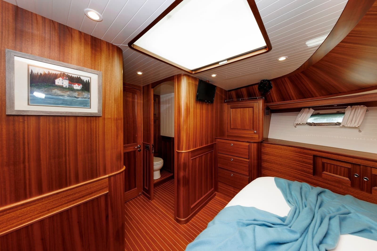 2016 Hunt Yachts 72 Flybridge - Photo 15