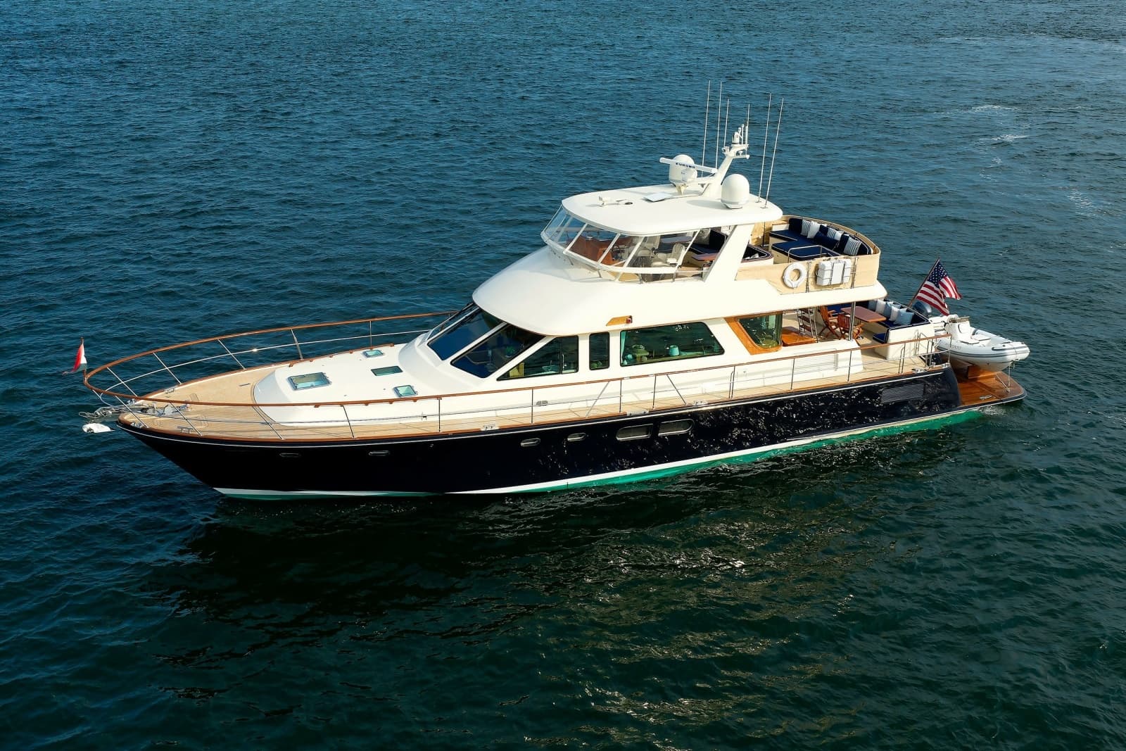 2016 Hunt Yachts 72 Flybridge - Photo 1