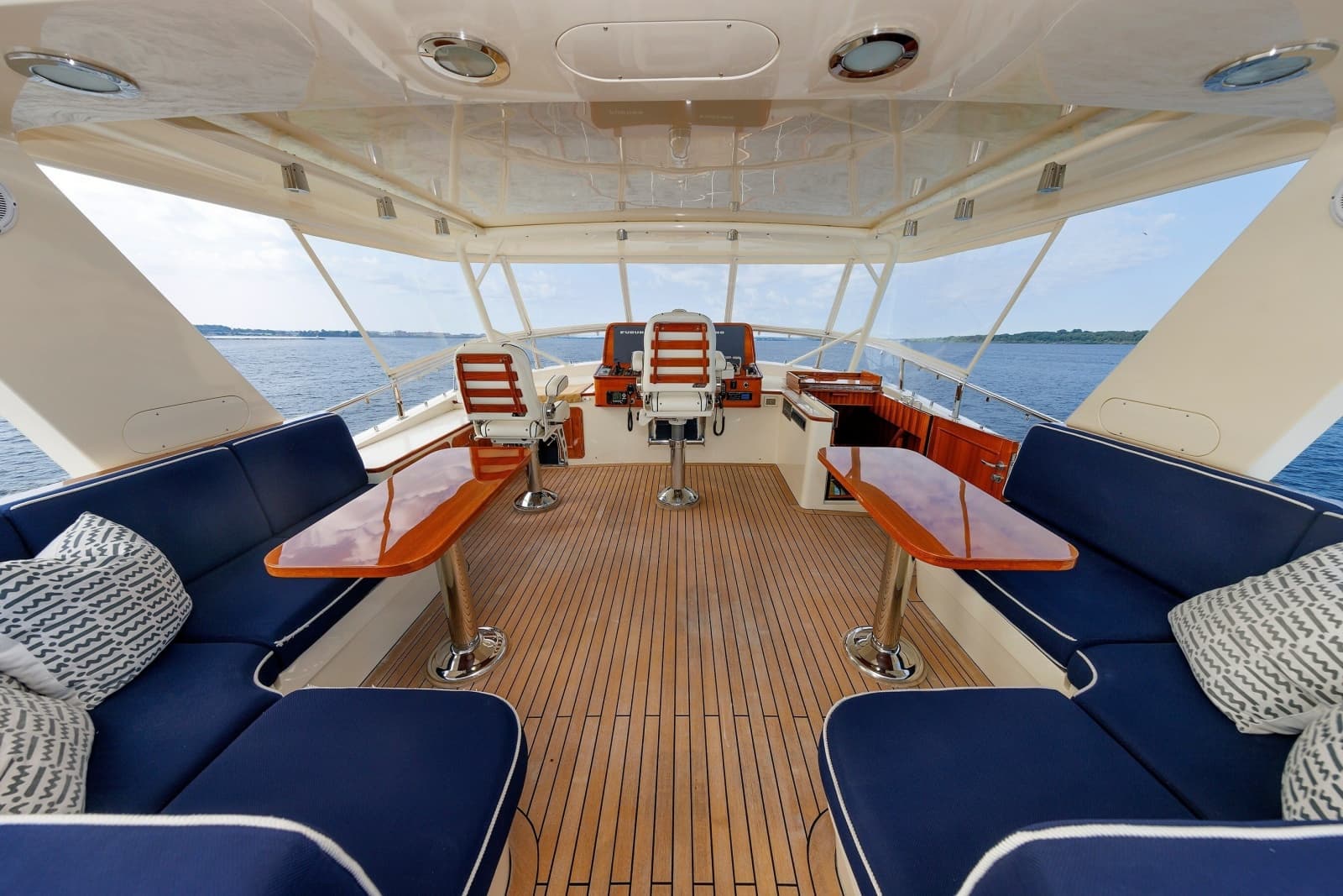 2016 Hunt Yachts 72 Flybridge - Photo 62