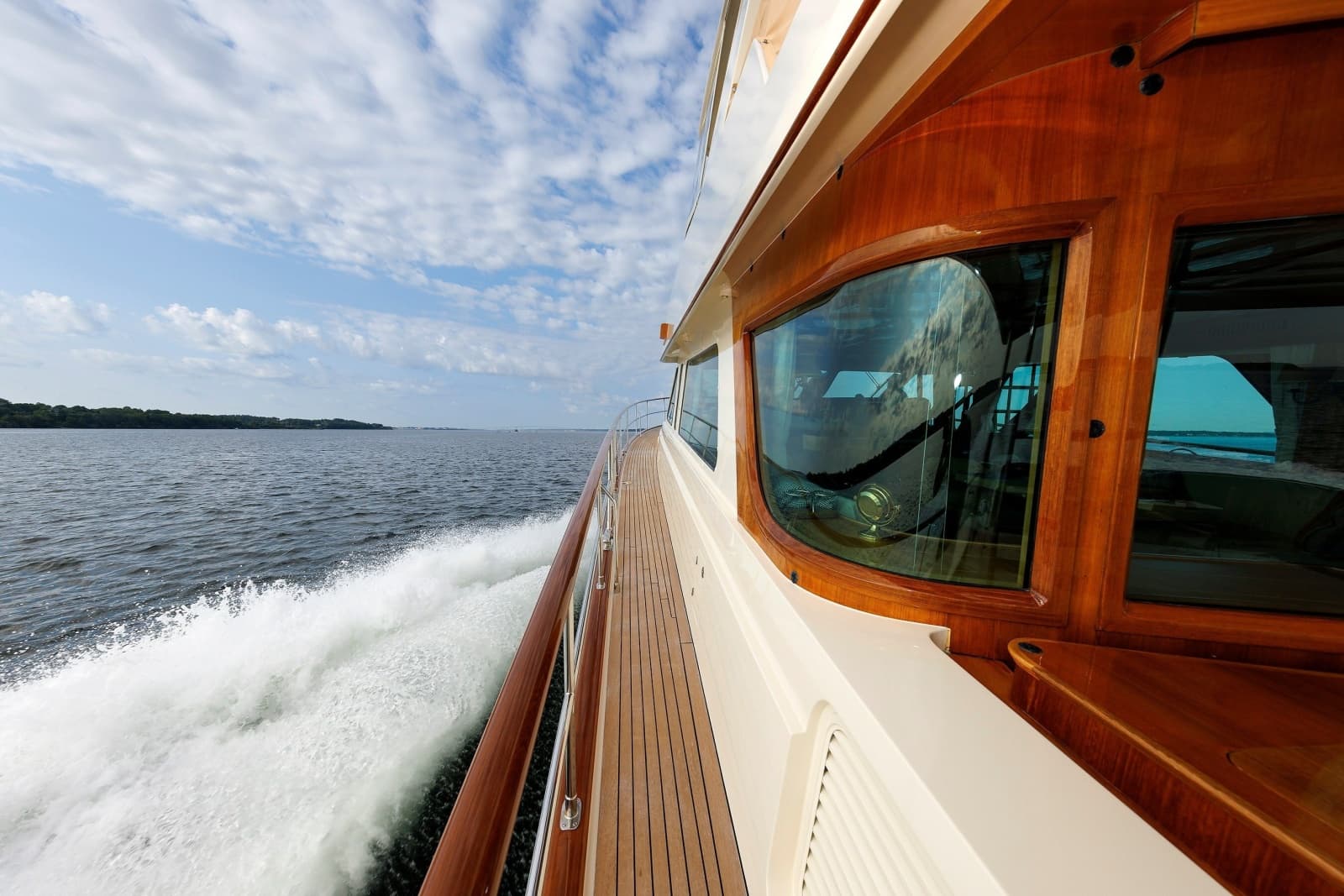 2016 Hunt Yachts 72 Flybridge - Photo 43