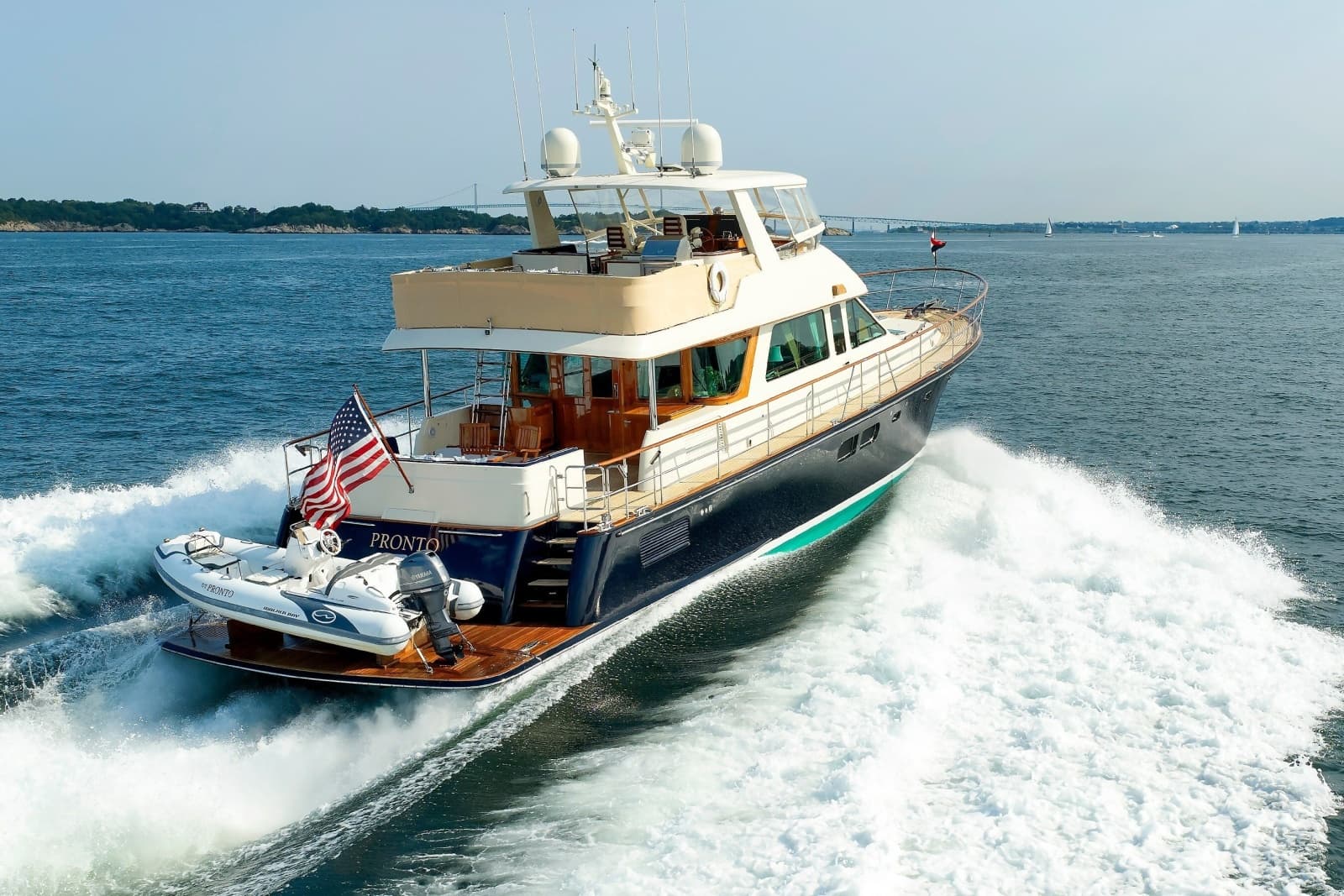 2016 Hunt Yachts 72 Flybridge - Photo 6