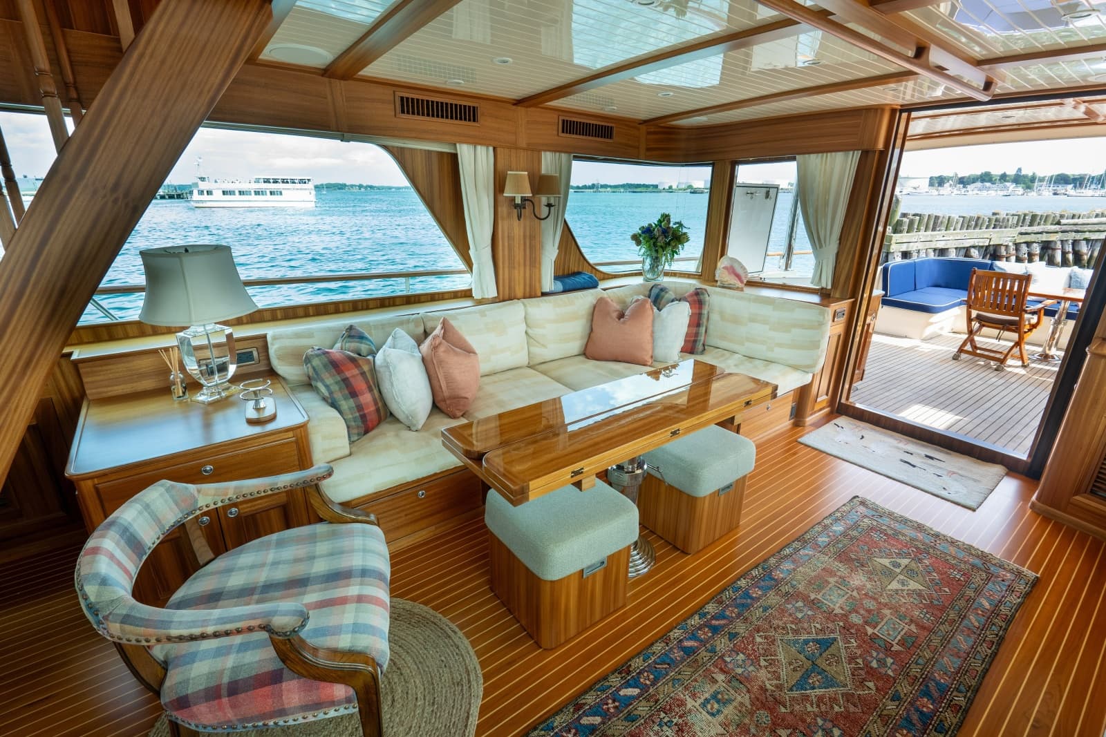 2016 Hunt Yachts 72 Flybridge - Photo 89