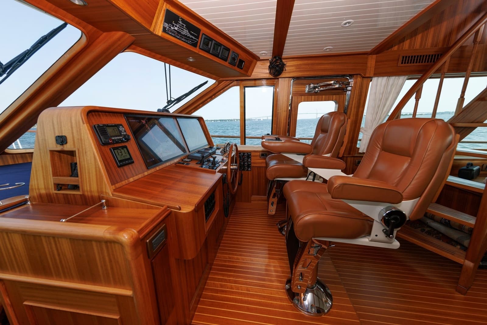 2016 Hunt Yachts 72 Flybridge - Photo 72