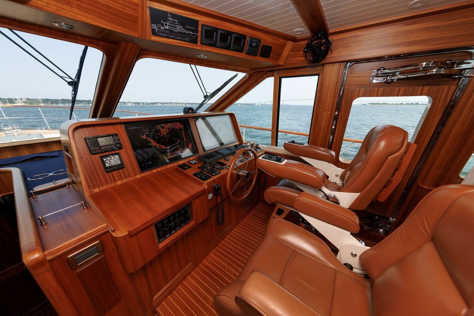 2016 Hunt Yachts 72 Flybridge - Photo 71