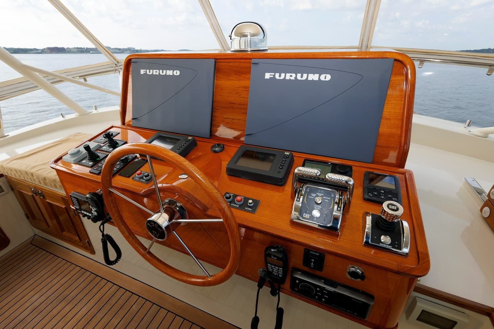 2016 Hunt Yachts 72 Flybridge - Photo 50