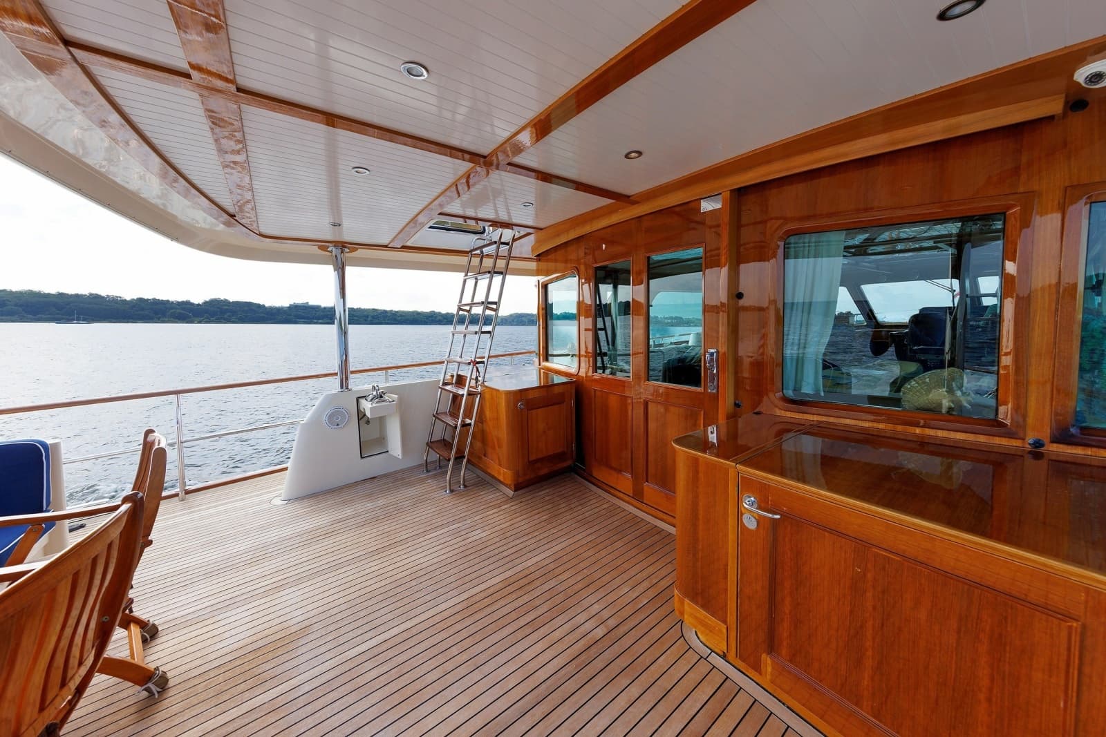 2016 Hunt Yachts 72 Flybridge - Photo 38