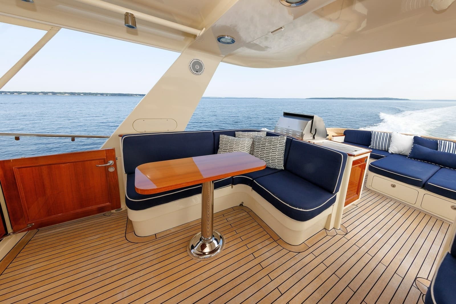 2016 Hunt Yachts 72 Flybridge - Photo 58