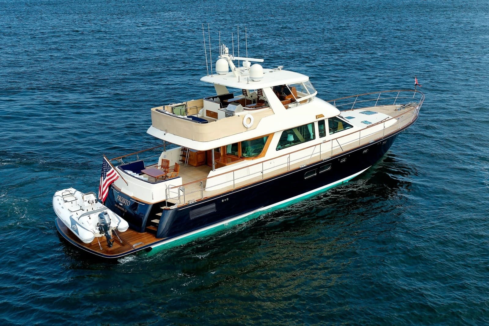 2016 Hunt Yachts 72 Flybridge - Photo 12