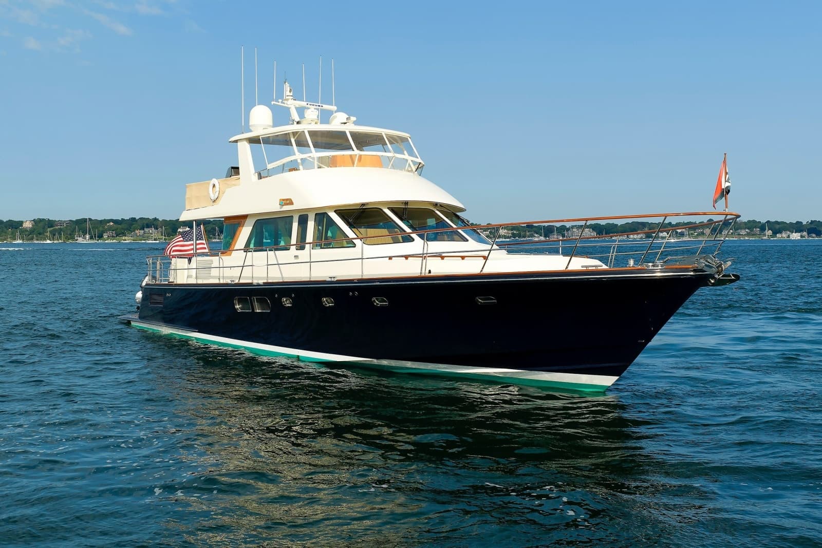 2016 Hunt Yachts 72 Flybridge - Photo 3