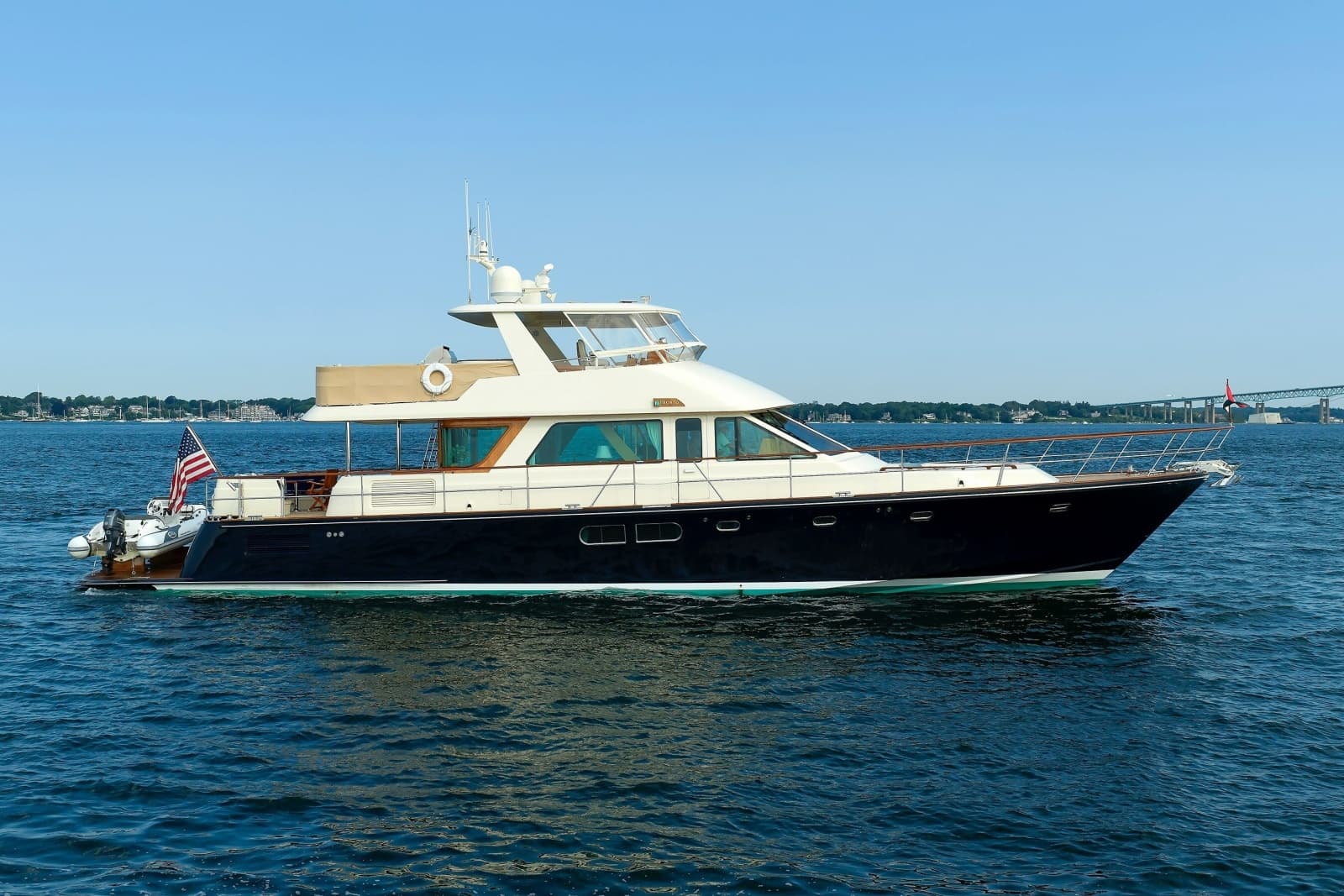 2016 Hunt Yachts 72 Flybridge - Photo 9