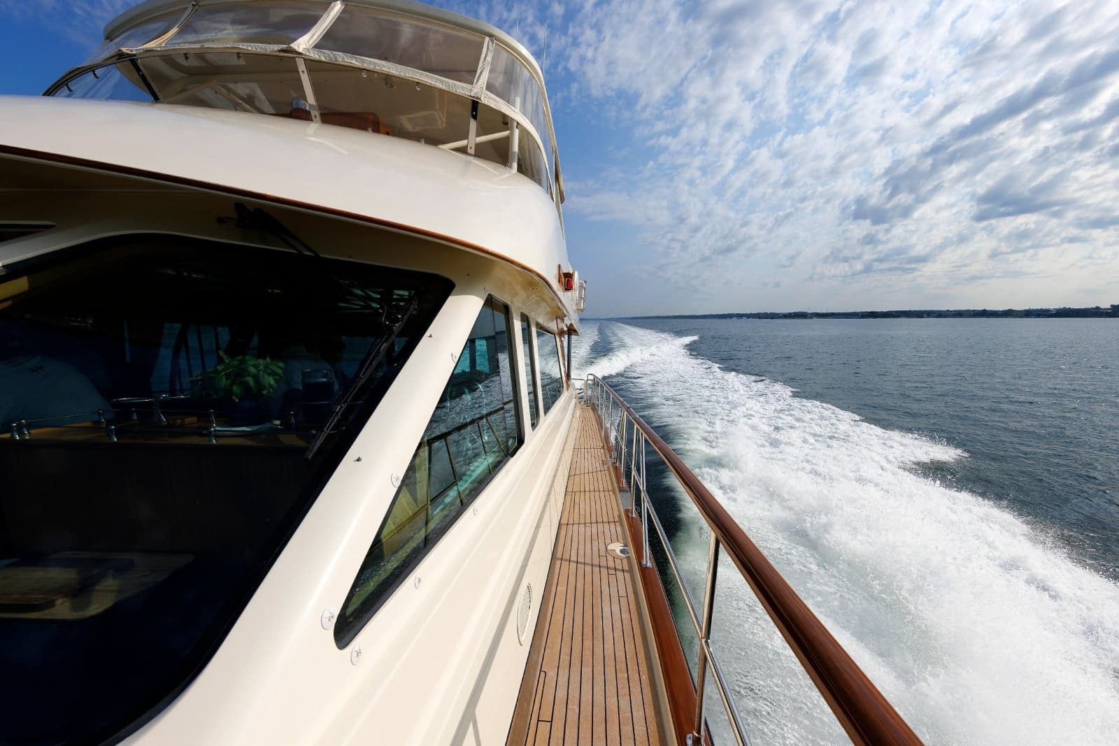 2016 Hunt Yachts 72 Flybridge - Photo 68