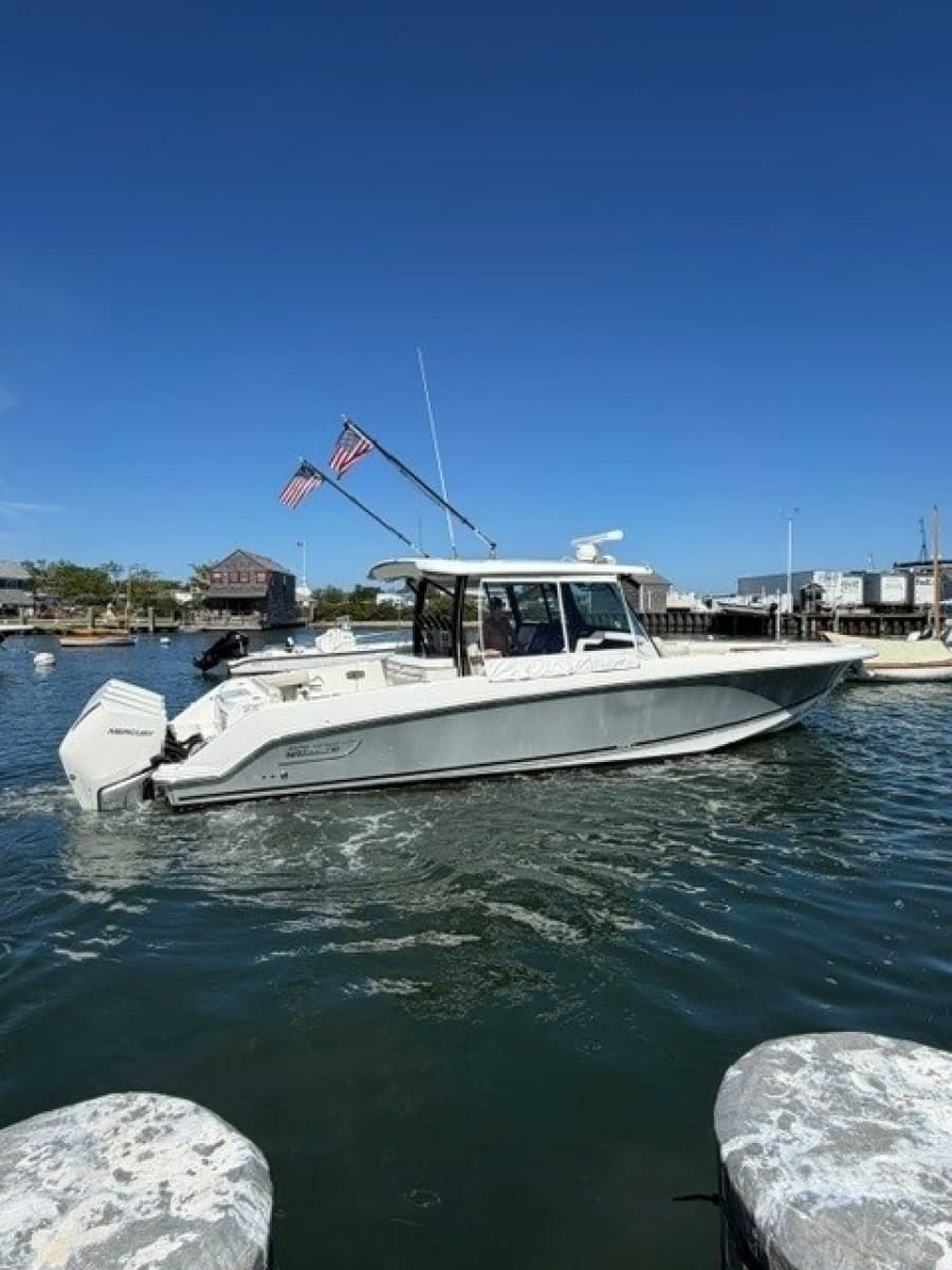 2021 Boston Whaler 380 Outrage - Photo 2