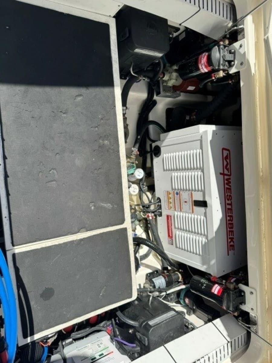 2021 Boston Whaler 380 Outrage - Photo 41