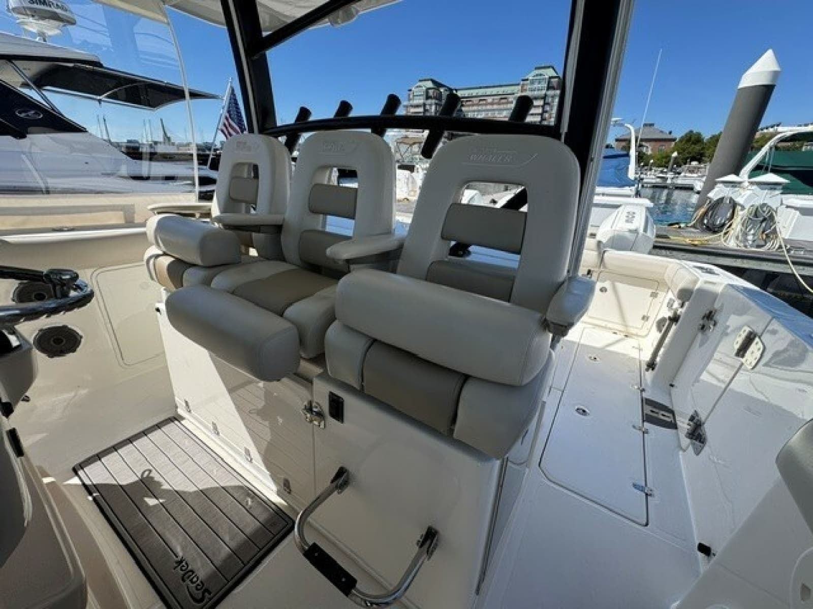 2021 Boston Whaler 380 Outrage - Photo 19