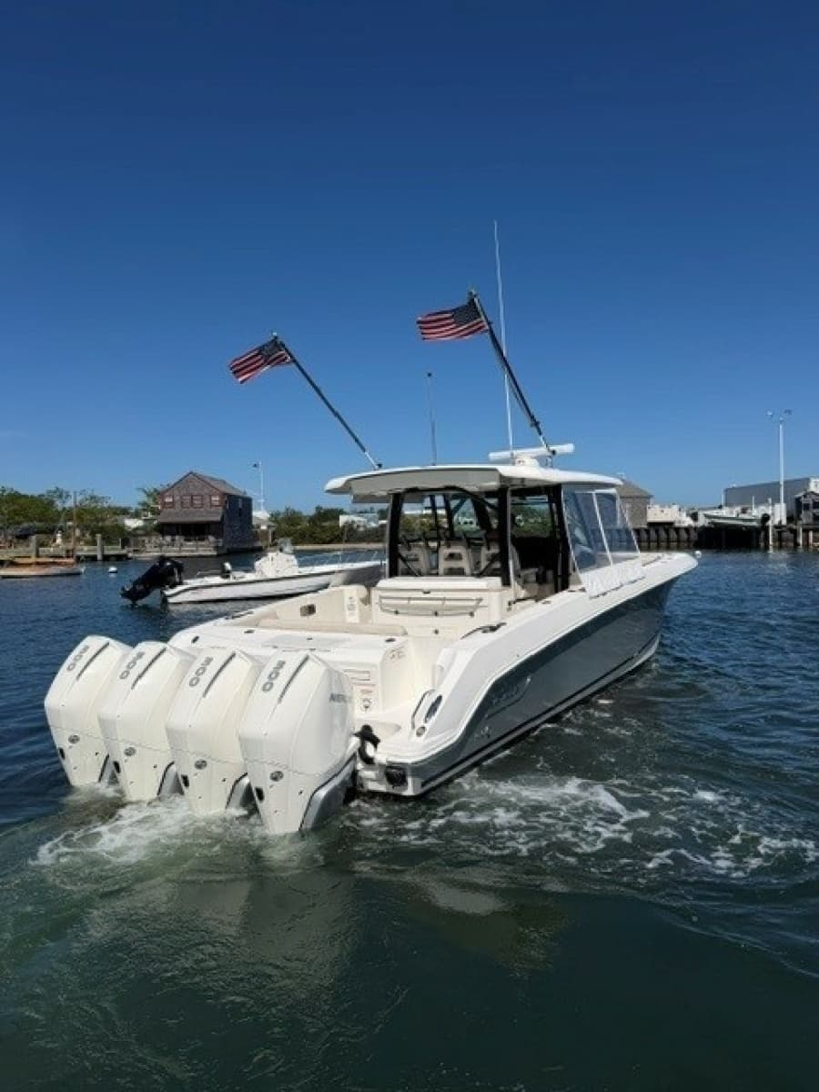2021 Boston Whaler 380 Outrage - Photo 3