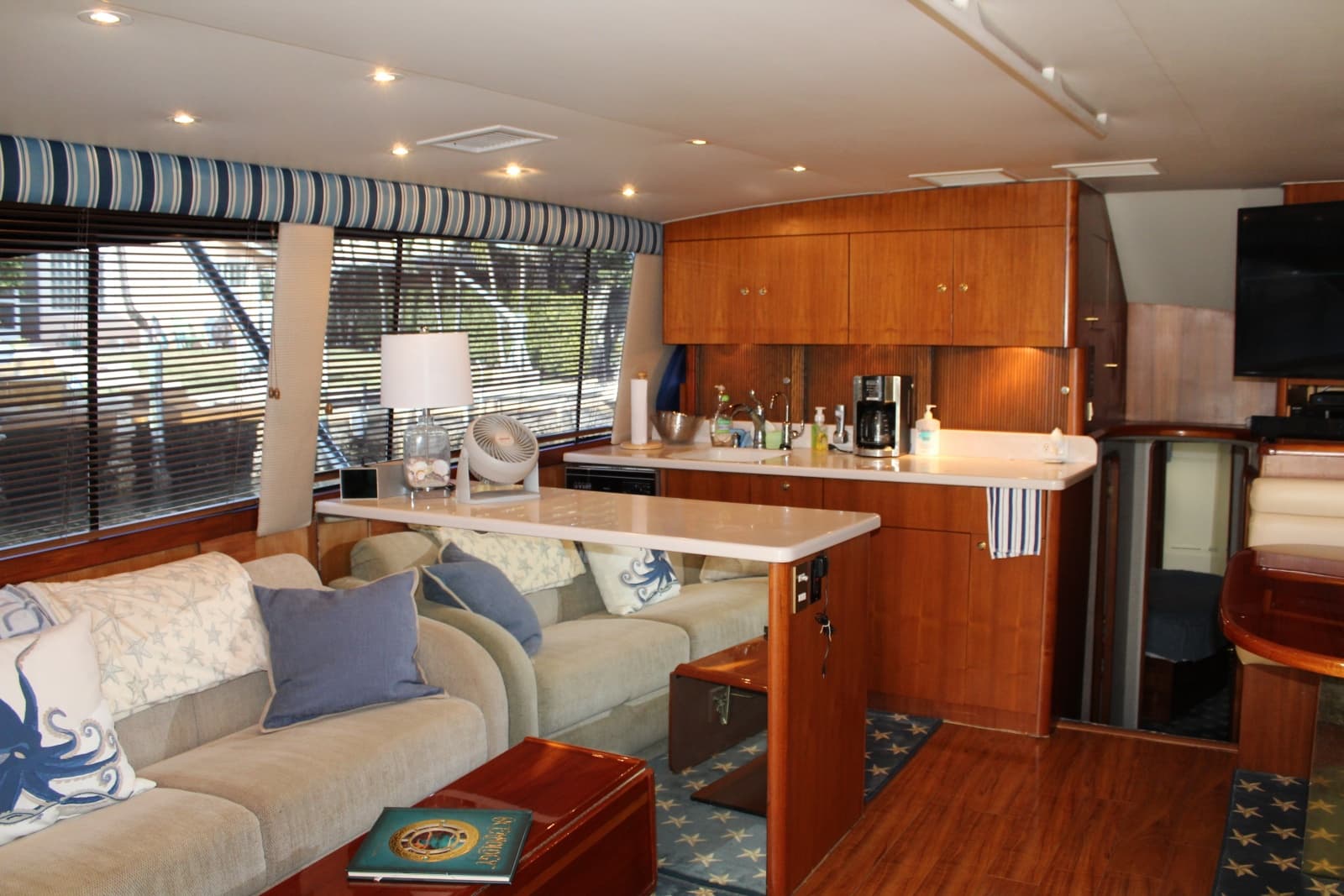 1997 Ocean Yachts  - Photo 8