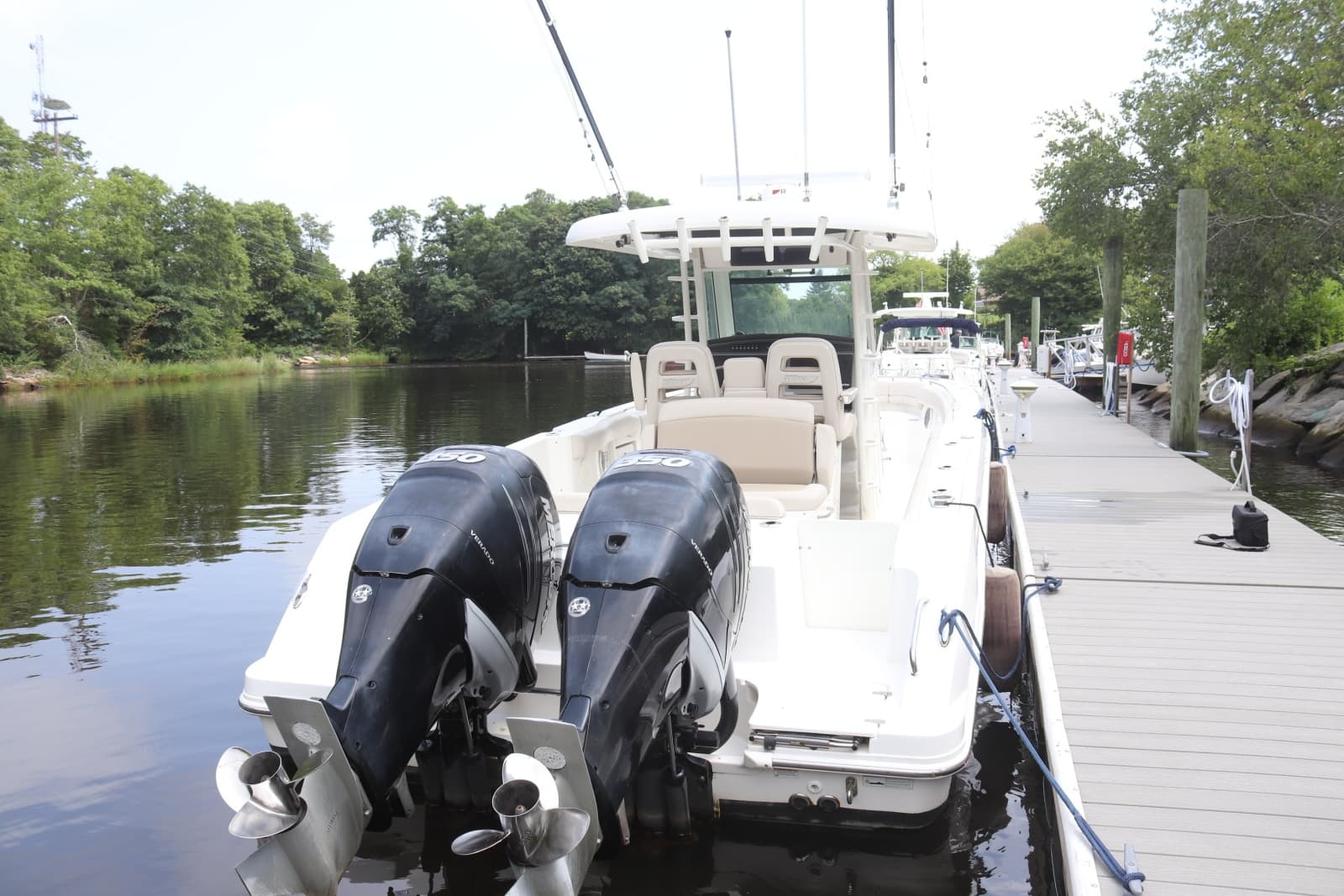 2013 Boston Whaler Outrage - Photo 2